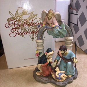 AVON Nativity Holy Family Holiday Treasures Porcelain Figurine 2002 In Box